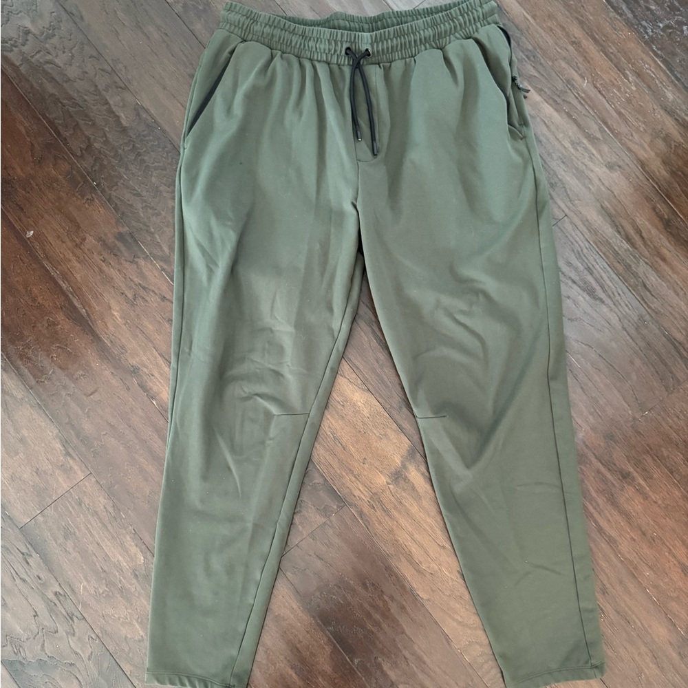 Old Navy Men's Olive Joggers